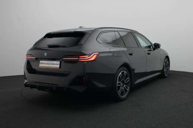 BMW i5 (2024) thumbnail 2
