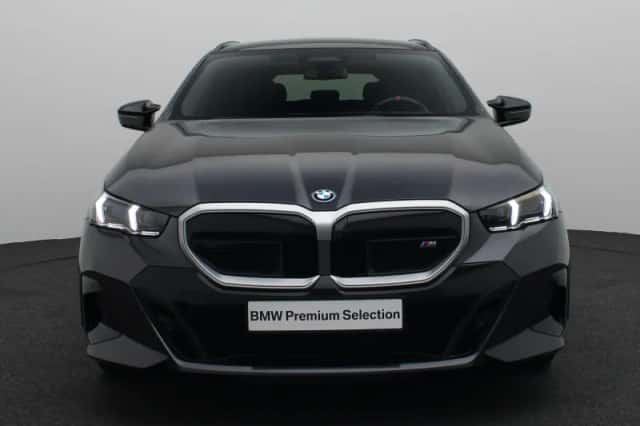 BMW i5 (2024) thumbnail 3