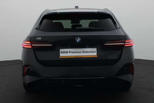 BMW i5 (2024) thumbnail 5