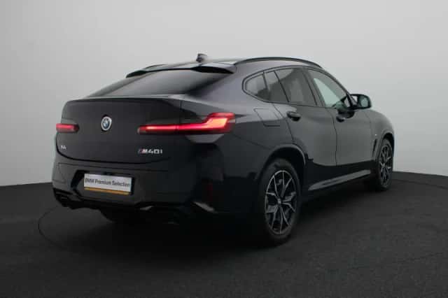 BMW X4 (2022) thumbnail 2