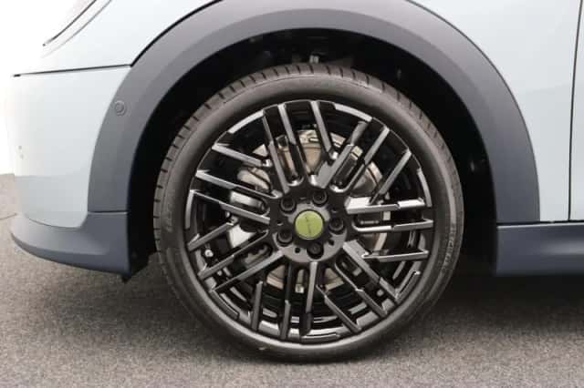 MINI Cooper (2026) thumbnail 3