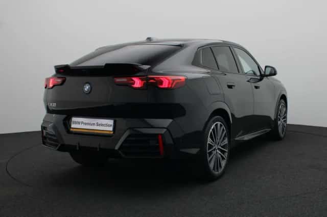 BMW iX2 (2026) thumbnail 2