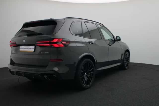 BMW X5 (2025) thumbnail 2
