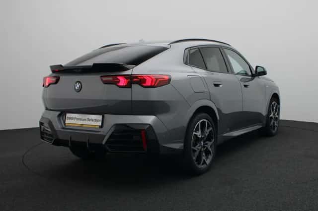 BMW X2 (2024) thumbnail 2