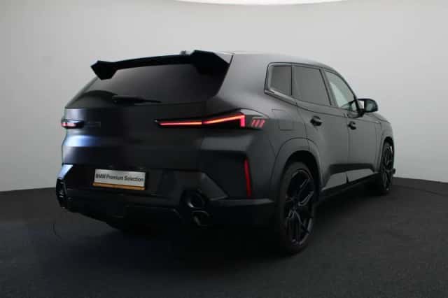 BMW XM (2024) thumbnail 2