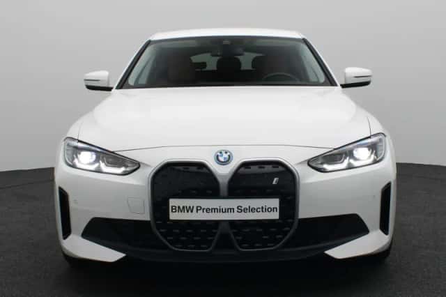 BMW i4 (2022) thumbnail 3