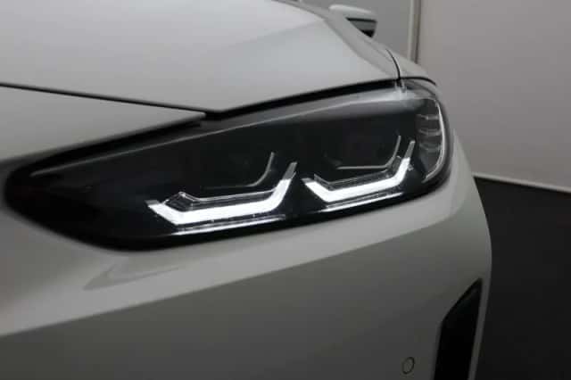 BMW i4 (2022) thumbnail 6