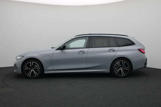 BMW 3-Serie (2024) thumbnail 4