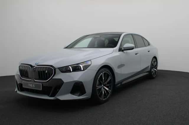 BMW i5 (2026) thumbnail 1