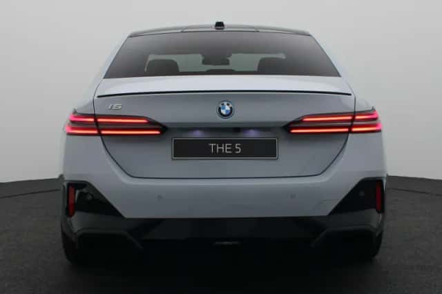 BMW i5 (2026) thumbnail 5
