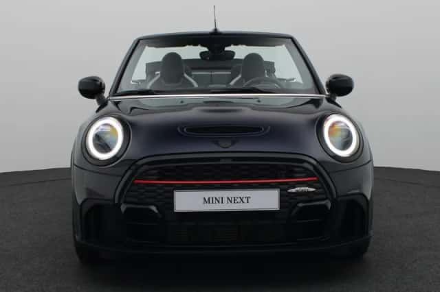 MINI Cabrio (2023) thumbnail 3