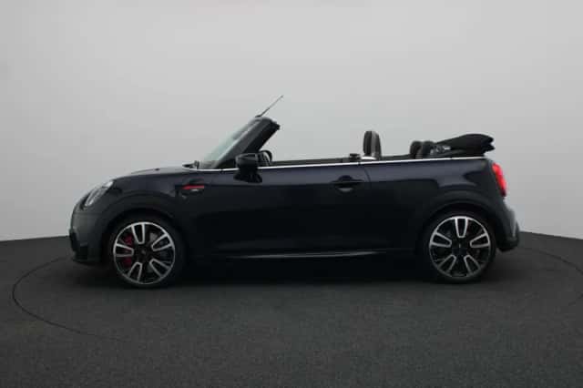 MINI Cabrio (2023) thumbnail 4