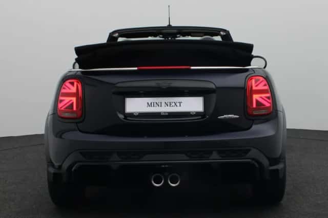 MINI Cabrio (2023) thumbnail 5