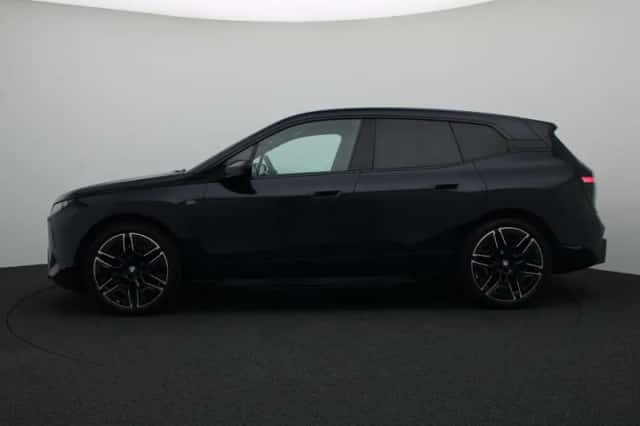 BMW iX (2026) thumbnail 4