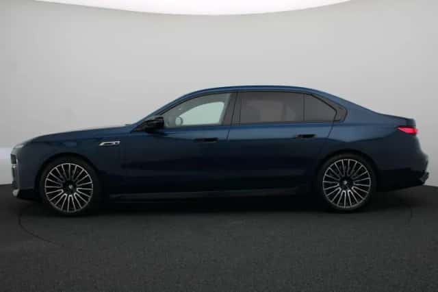 BMW 7-Serie (2025) thumbnail 4