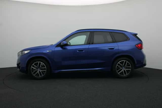 BMW X1 (2023) thumbnail 4