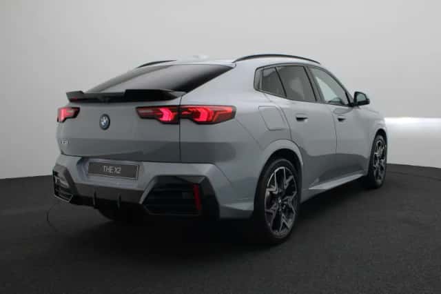 BMW iX2 (2026) thumbnail 2