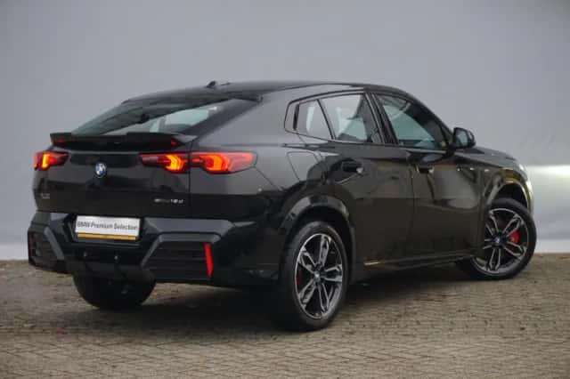 BMW X2 (2024) thumbnail 2
