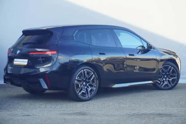 BMW iX (2026) thumbnail 2