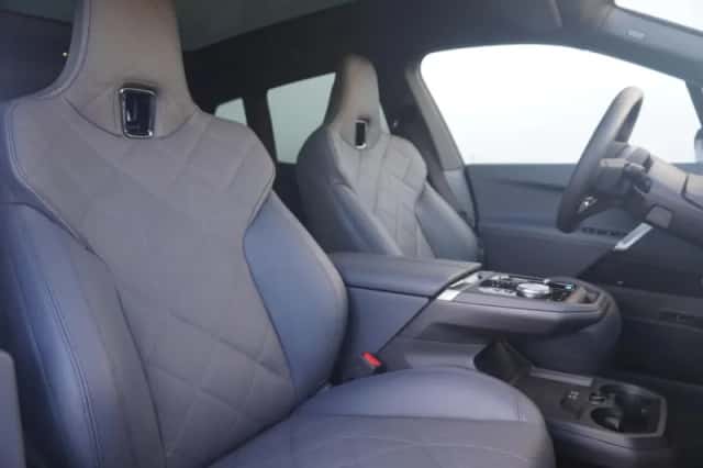 BMW iX (2026) thumbnail 4