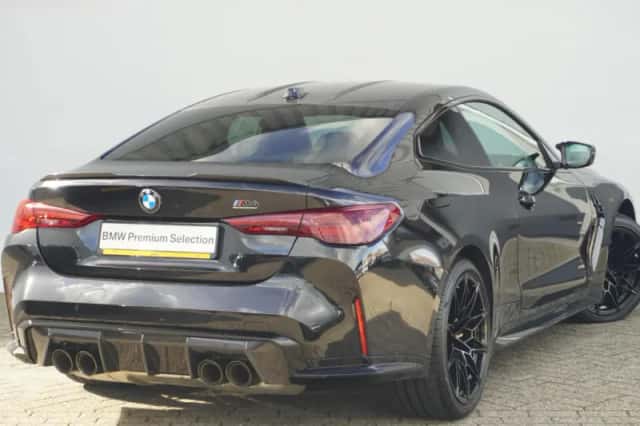 BMW M4 (2024) thumbnail 2
