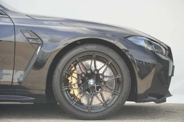 BMW M4 (2024) thumbnail 6