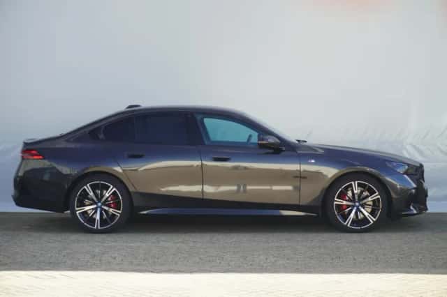 BMW 5-Serie (2024) thumbnail 4