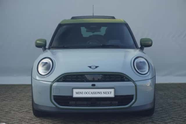 MINI Cooper (2026) thumbnail 3