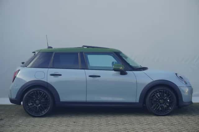 MINI Cooper (2026) thumbnail 4