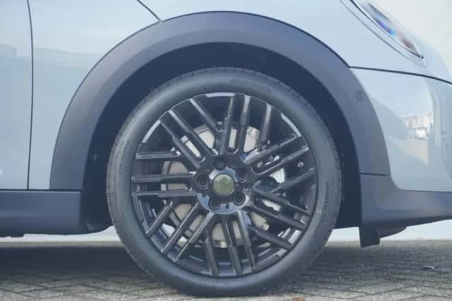 MINI Cooper (2026) thumbnail 6