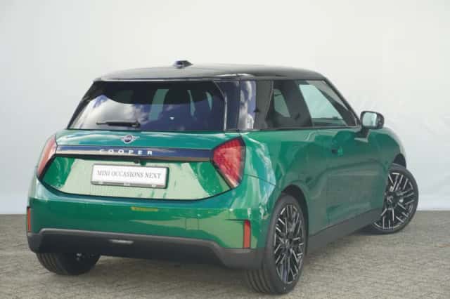 MINI Cooper (2026) thumbnail 2