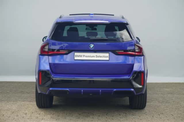 BMW iX1 (2023) thumbnail 5