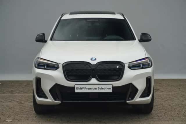 BMW iX3 (2022) thumbnail 3