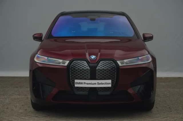 BMW iX (2023) thumbnail 3