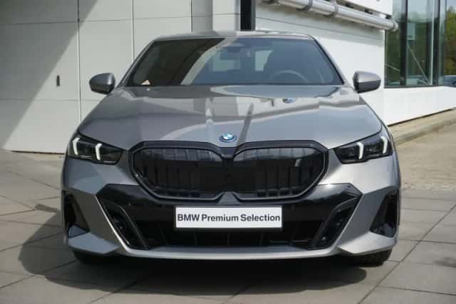 BMW i5 (2024) thumbnail 3