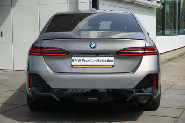 BMW i5 (2024) thumbnail 5