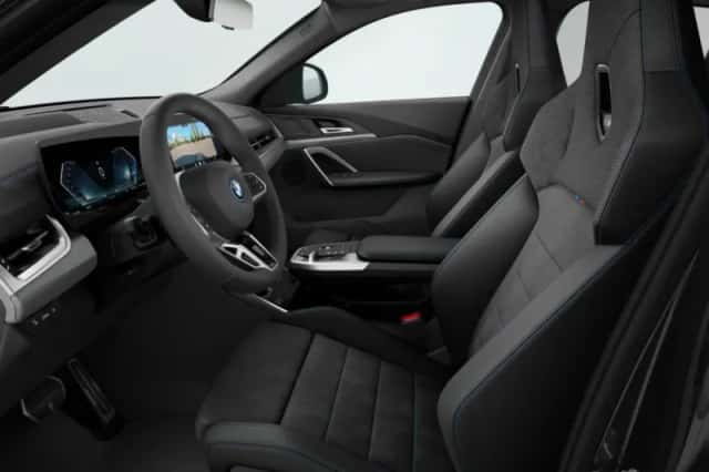 BMW iX2 (2026) thumbnail 4