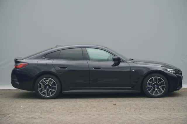 BMW i4 (2023) thumbnail 4