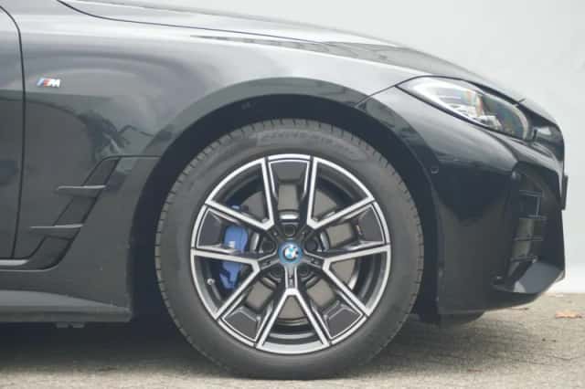 BMW i4 (2023) thumbnail 6