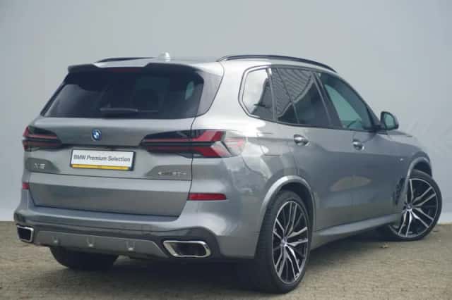 BMW X5 (2024) thumbnail 2