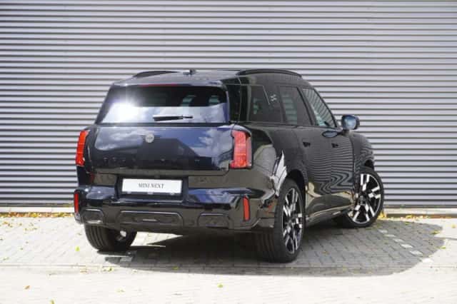 MINI Countryman (2025) thumbnail 2