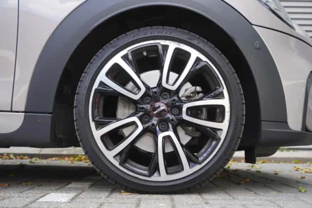 MINI John Cooper Works (2023) thumbnail 6
