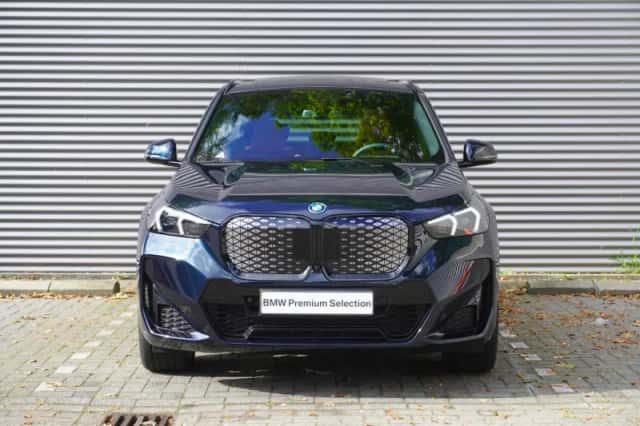 BMW iX1 (2026) thumbnail 3