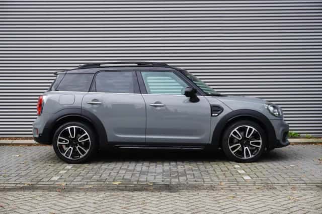 MINI Countryman (2019) thumbnail 4