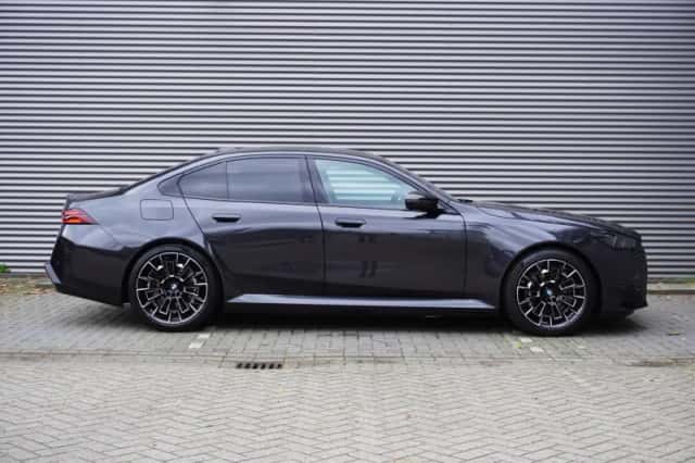 BMW M5 (2026) thumbnail 4
