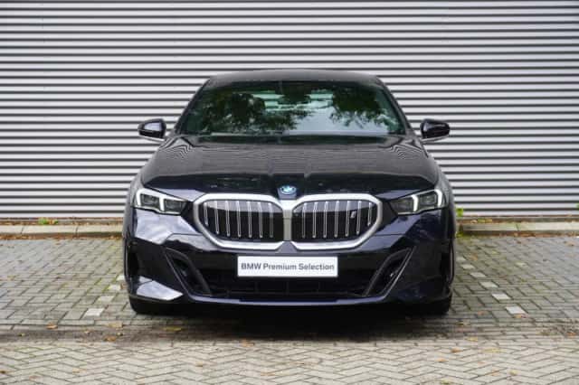 BMW i5 (2024) thumbnail 3