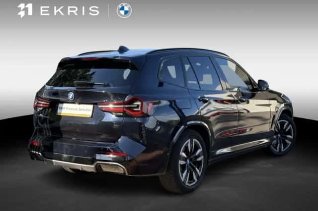 BMW iX3 (2022) thumbnail 2