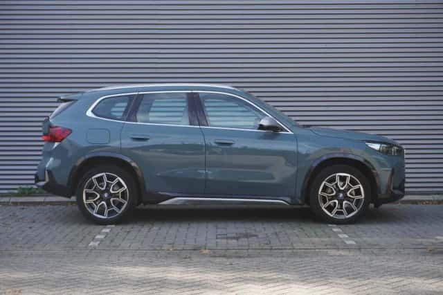 BMW X1 (2023) thumbnail 4