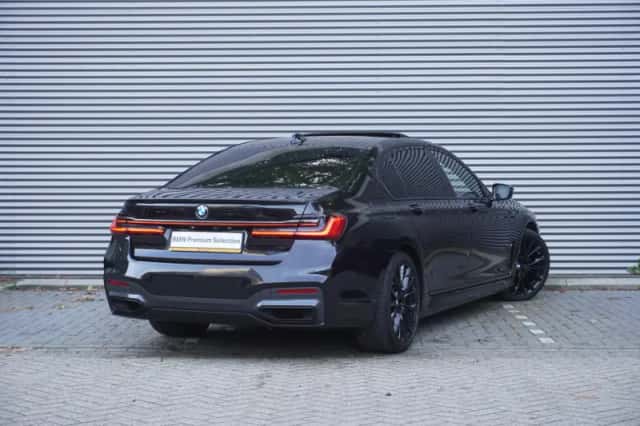 BMW 7-Serie (2019) thumbnail 2