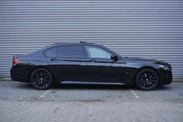 BMW 7-Serie (2019) thumbnail 4